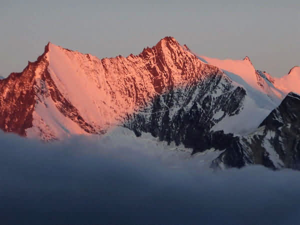 Un 4000 à Saas-Fee : le Nadelhorn ou l'Allalinhorn