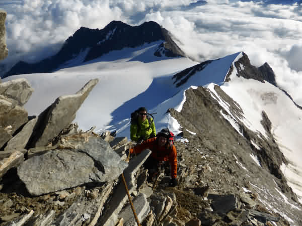 Un 4000 à Saas-Fee : le Nadelhorn ou l'Allalinhorn