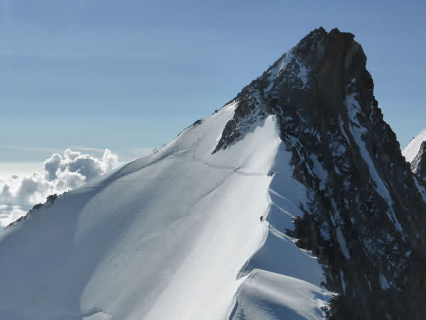 Un 4000 à Saas-Fee : le Nadelhorn ou l'Allalinhorn